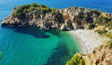 playa nudista en altea|Playas nudistas de Altea